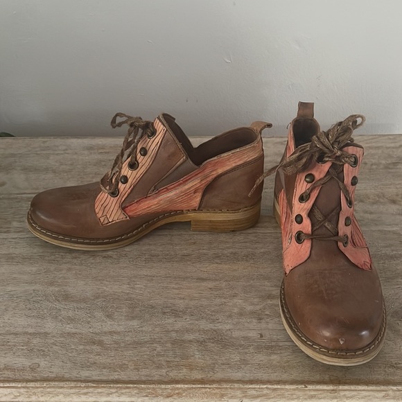 Unique handmade ankle boots - Picture 3 of 8